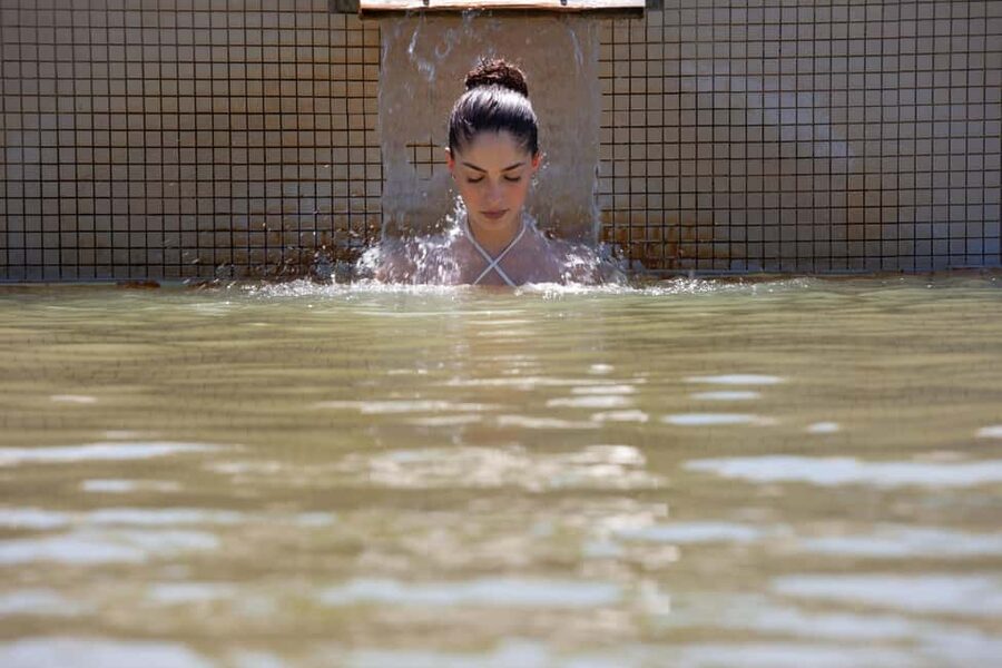 Relax and wellness: Thermal pools, spa, nature and aperitif included - Arriving and settling into the thermal complex