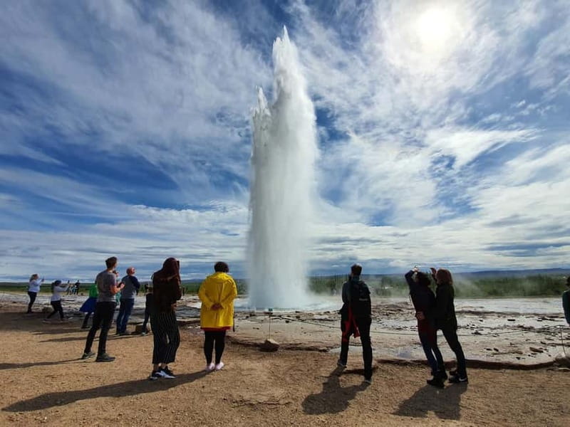 Reykjavík: Golden Circle, 2 Geysers & Geothermal Bakery Tour - Haukadalur, Geysir, and Strokkur