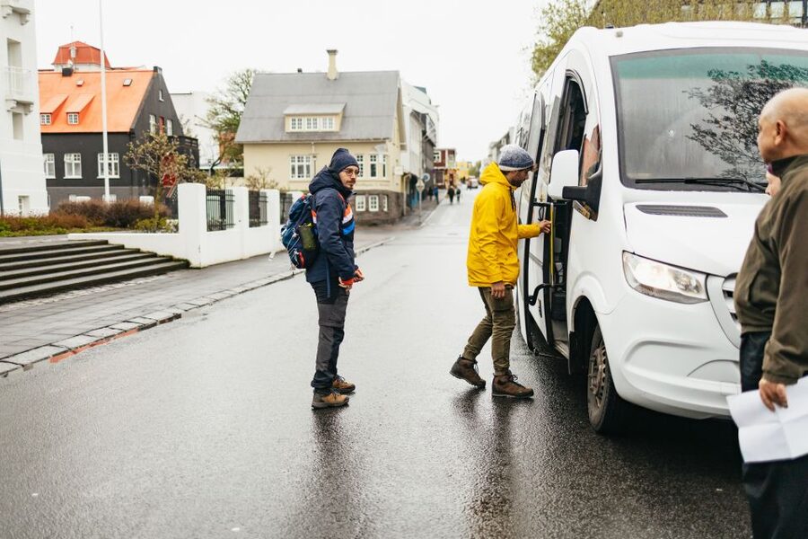 Reykjavik: Golden Circle, Crater & Blue Lagoon Minibus Tour - Kerid Crater and the limits of a short stop
