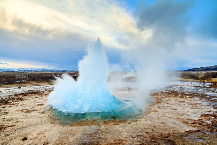 Reykjavik: Golden Circle Day Trip with Blue Lagoon Transfer - Thingvellir: tectonic plates and the roots of Iceland