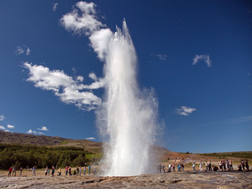 Reykjavik: Golden Circle Tour and Blue Lagoon Admission - Thingvellir connects geology with government