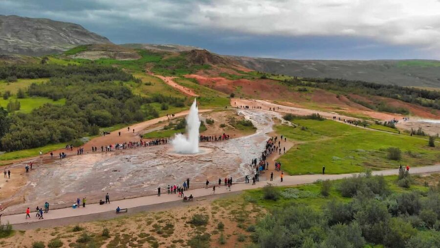 Reykjavik: Golden Circle Tour and Sky Lagoon Entry Ticket - Why the guides and drivers matter