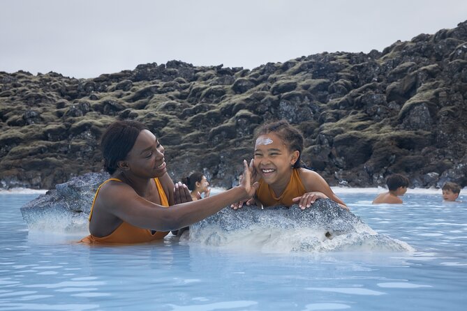 Reykjavik/Keflavik: Blue Lagoon Private Transfer - Comfort details that make a short ride better