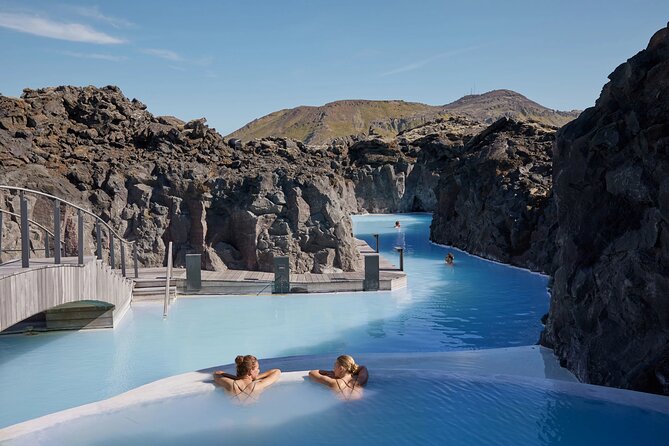 Reykjavik: Private Transfer from/to Blue Lagoon in Iceland - Airport, hotel, and cruise terminal connections
