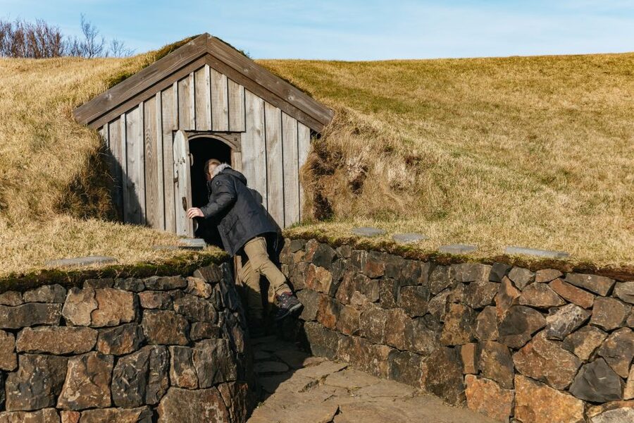 Reykjavik: Silver Circle Tour, Canyon Ride, & Thermal Baths - Hraunfossar and Barnafoss, two very different waterfalls