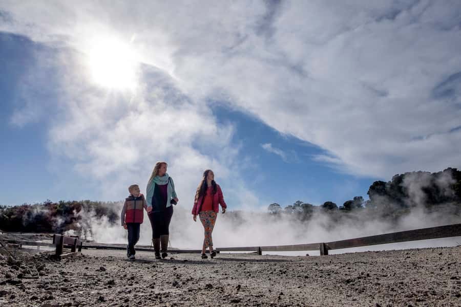 Rotorua: Hell's Gate Geothermal Walk - How the sulfur affects comfort and what to pack