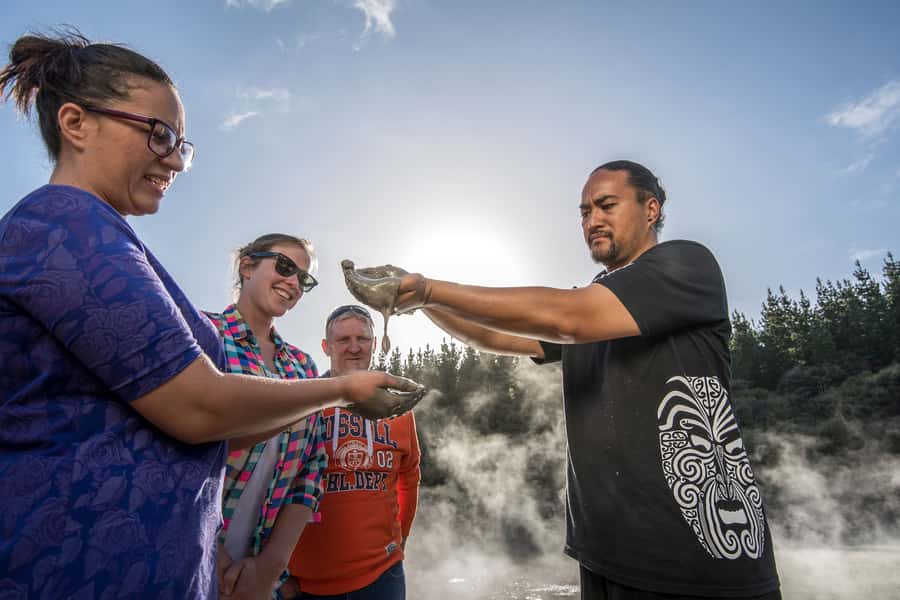 Rotorua: Hell's Gate Outdoor Mud Spa & Guided Walk - What to wear and what not to bring