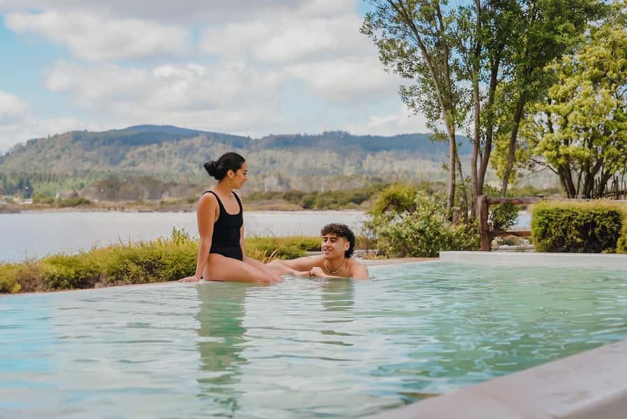 Rotorua: Polynesian Spa Pavilion Hot Pool Bathing (12+ yrs) - How long should you stay?
