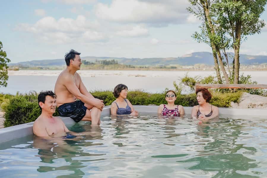 Rotorua: Polynesian Spa Pavilion Hot Pool Bathing (12+ yrs) - Facilities, comfort, and small practical details