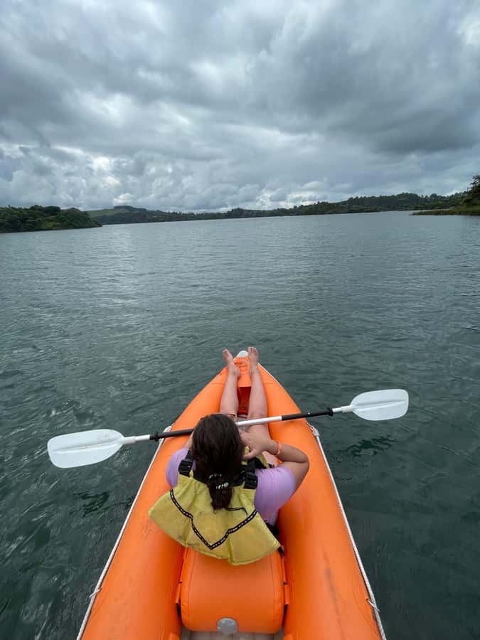 Rotorua: Secret adventure kayaking to natural hot springs - Paddling across Lake Rotoiti for a natural hot spring