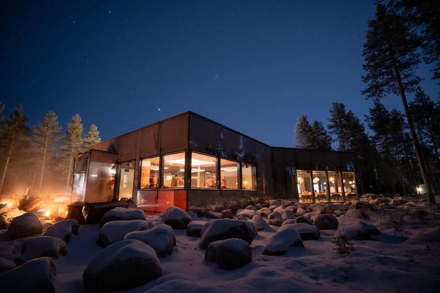 Rovaniemi: Forest Spa, Outdoor hot tubs and bathrobe dinner - The Wave sauna and its forest views