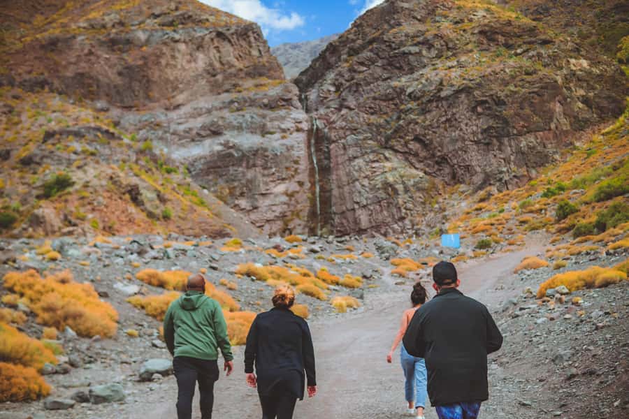 Santiago: Cajón del Maipo Hot Springs & Chilean Barbecue - Which season and schedule work best?