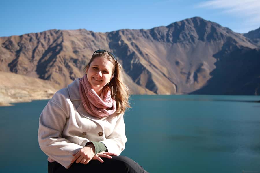 Santiago: Full day Embalse del Yeso, Casa de Chocolate, picnic & Hot Springs - The included picnic outdoors