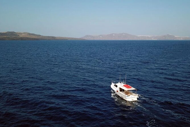 Santorini: Boat tour to Volcano, Hot Springs & Thirasia island - Why this boat trip is different from a standard Santorini outing