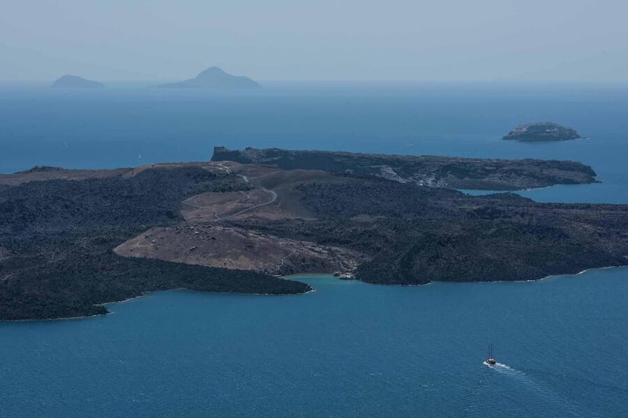 Santorini Port: 3 Hour Cruise to Volcano and Hot Springs - Practical timing, comfort, and group conditions