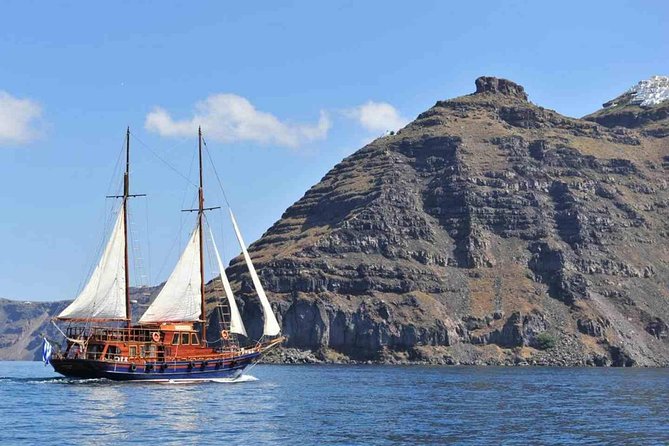 Santorini Volcanic Islands Cruise: Volcano, Hot Springs and Thirassia - Group size, comfort, and the pace of the day