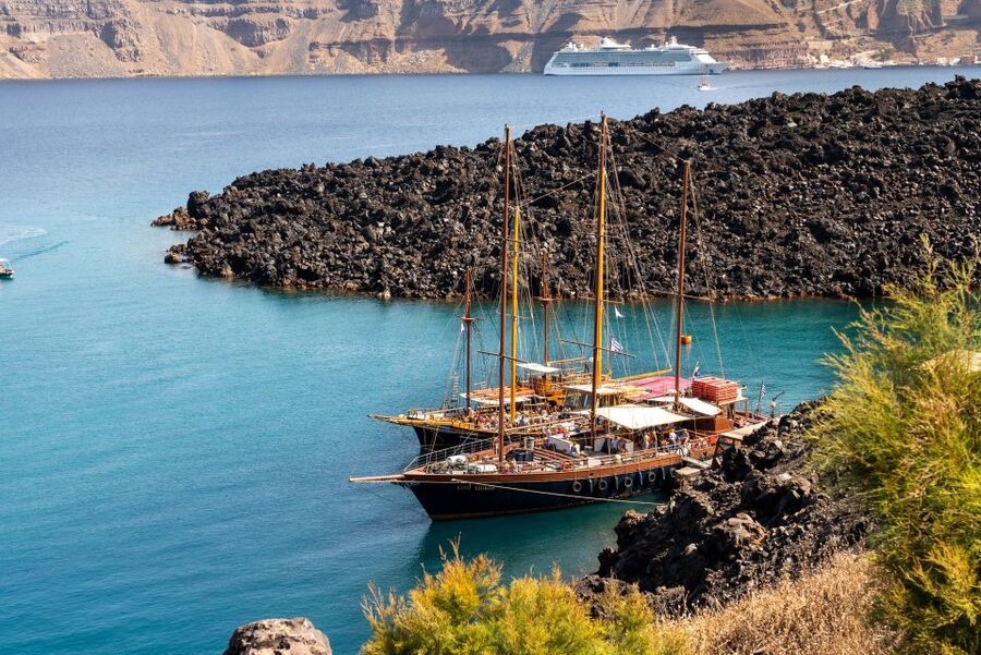 Santorini: Volcanic Islands Cruise with Hot Springs Visit - Why this cruise makes sense in Santorini