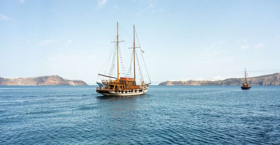 Santorini: Volcanic Islands Cruise with Hot Springs Visit - Walking up Nea Kameni’s volcanic slopes