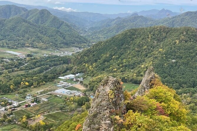 Sapporo Private Sightseeing Tour in Onsen with Special Package - Exploring the onsen town for an hour
