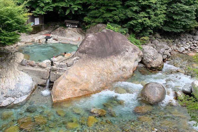 Shirakawago(UNESCO world heritage)/ Onsen / Hiking / 1day tour - Ending with a soak at Hirayunomori