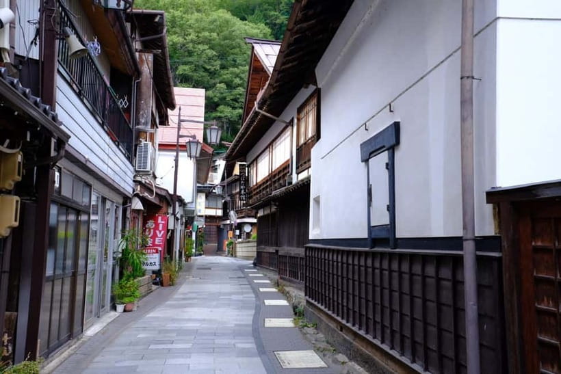 Snow Monkeys & Ghibli Onsen Town with Free Time to Explore - A guide who can adjust the plan