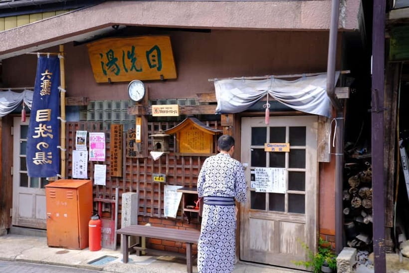 Snow Monkeys & Ghibli Onsen Town with Free Time to Explore - Who will enjoy this day most