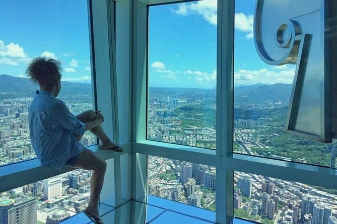 Taipei Day Tour including Taipei 101, Din Tai Fung and Hot Spring Experience - A private vehicle makes three very different stops practical