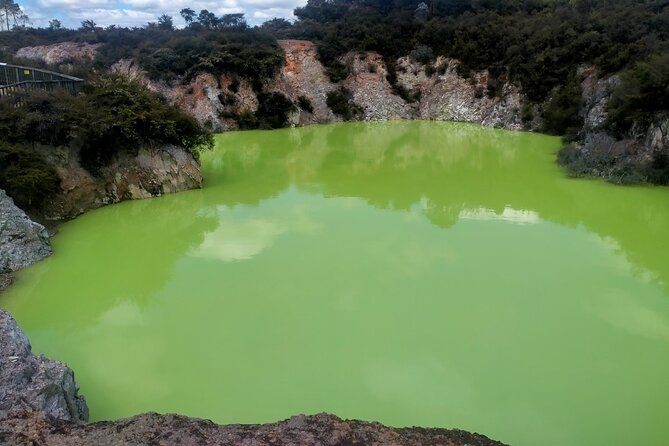 Tauranga Private Shore Excursion: Wai-O-Tapu Thermal Wonderland - Whakarewarewa and Rotorua’s Maori connection