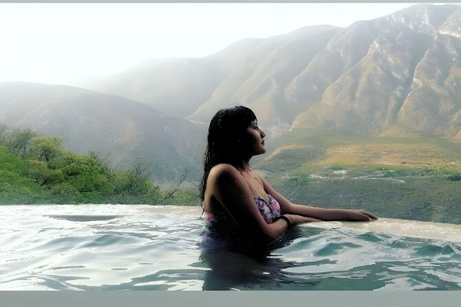 Tolantongo hot springs from CDMX - The thermal wells and calcium-rich pools