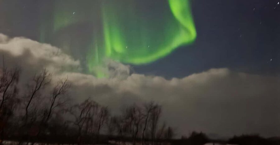 Tromsø: Expert Aurora Hunt - Thermal Gear, Food, Campfire - Why the route matters more than luck