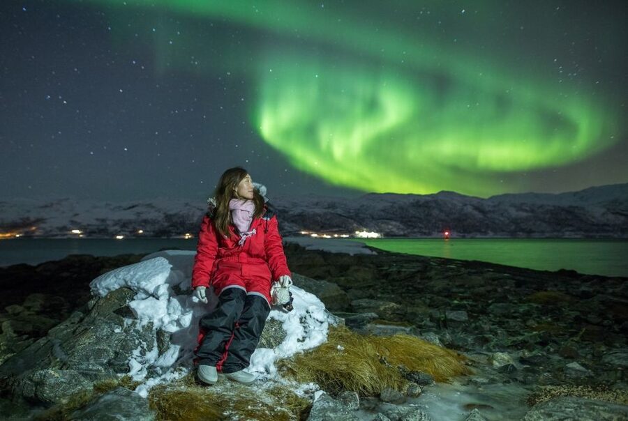 Tromsø: Expert Aurora Hunt - Thermal Gear, Food, Campfire - What the guides add to the night