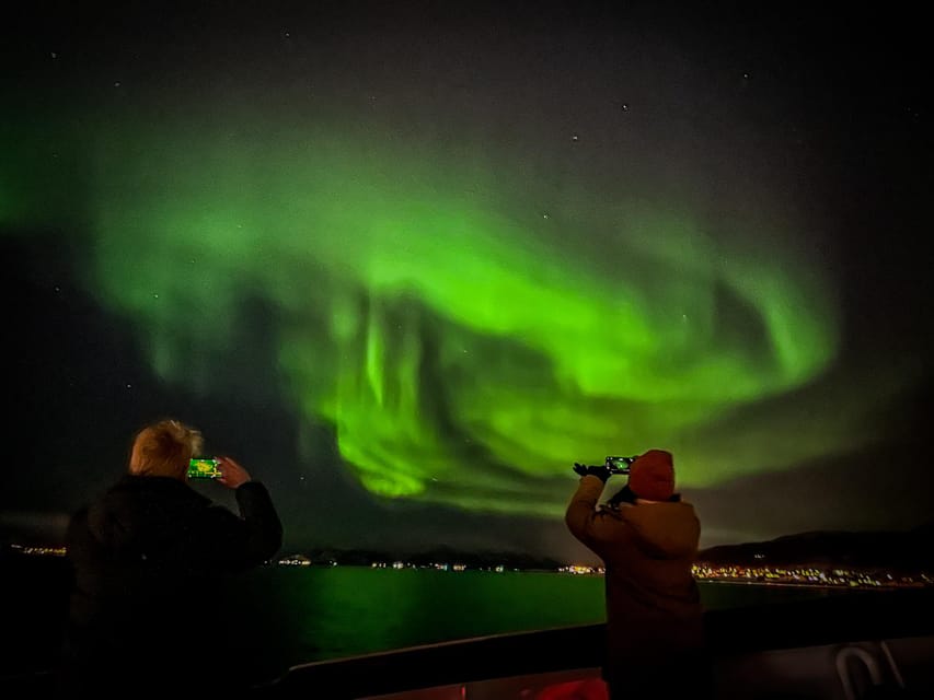 Tromso: Luxury Northern Lights Cruise with Hot Tub & Dinner - The hot tub is the signature feature