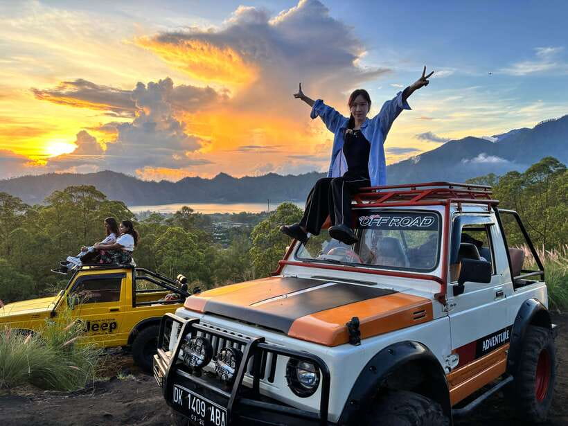 Ubud: Mount Batur Jeep Sunrise, Hot Spring in one day - The Jeep road to Mount Batur