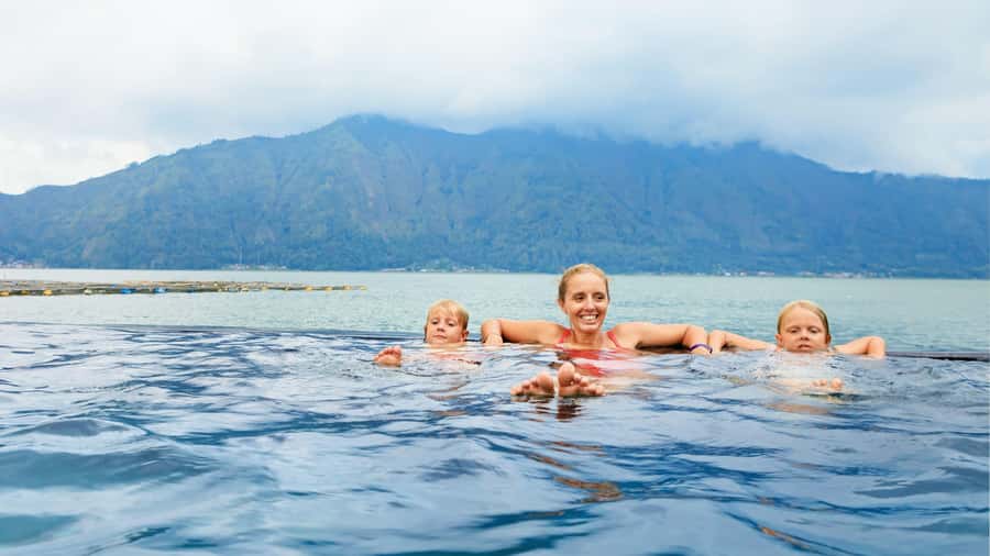 Ubud & Volcano Hot Springs Tours - Ubud Palace and market: a quick look at the town’s center
