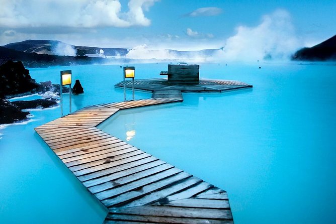 Unique bathing in an Icelandic hot springs at the Blue Lagoon - Who will get the most from this experience