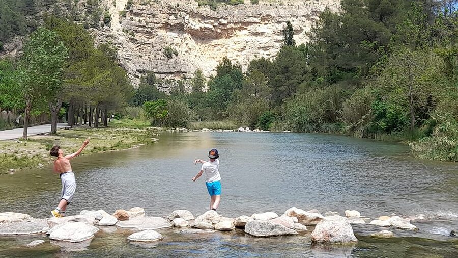 Valencia: Private Hiking in Montanejos with Thermal Springs - Should you book the hike and thermal springs?