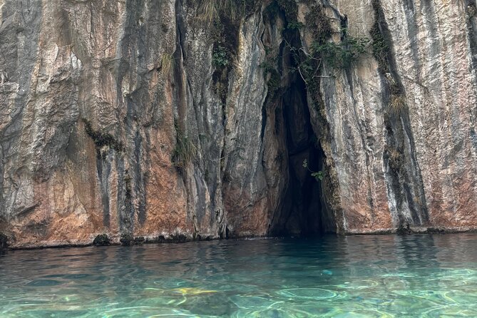 Valencia Tour Montanejos Hot Springs and Waterfall of the Bride - Salto de La Novia and the waterfall stop
