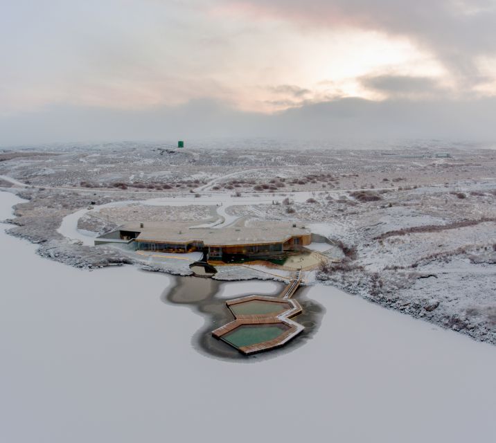 Vök Baths: East Iceland Geothermal Baths Entry - Evening bathing, stars, and northern lights