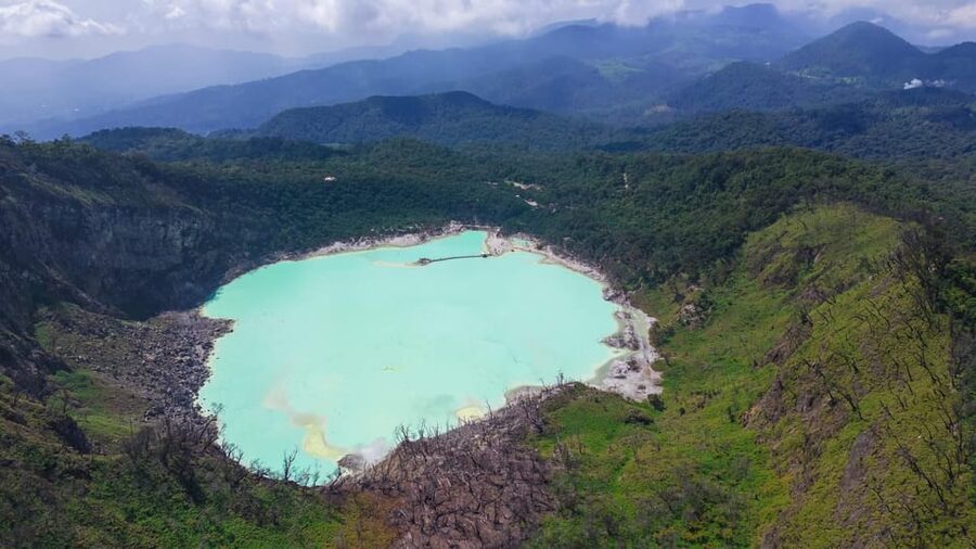 Volcano, Hot Spring, Mud Bath & Tea plantation all included - Why the guide can make or break the day
