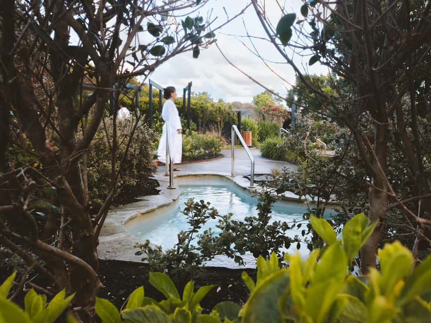 Warrnambool: Deep Blue Hot Springs Entry Ticket - What the experience feels like in different weather