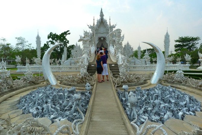 White Temple, Black House Museum and Hot Spring Tour from Chiang Mai (SHA Plus) - Mae Kajan Hot Spring: a brief warm-up stop