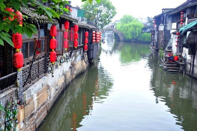 Xitang Water Town Private Tour from Shanghai with Hot Spring Spa Experience - Walking Xitang’s old canals and stone bridges