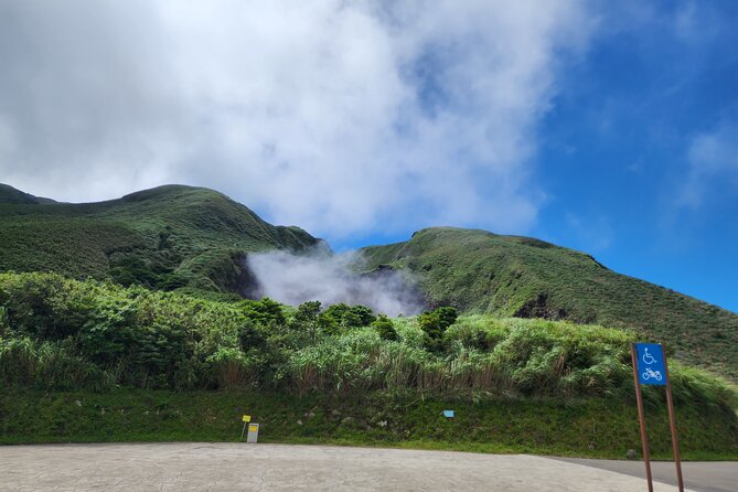 Yamingshan Volcano, Beitou Thermal Valley, Danshui Private Tour - Beitou Thermal Valley and Taipei’s hot-spring corner