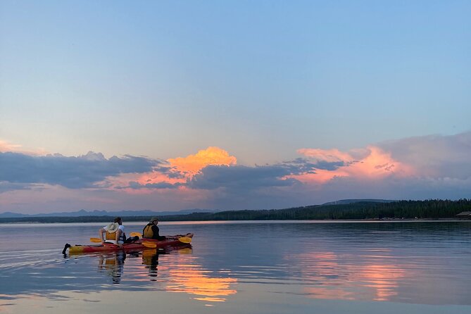 Yellowstone Lake & Hot Springs / 3 Hour Morning or Twilight Tour - Morning calm or twilight color