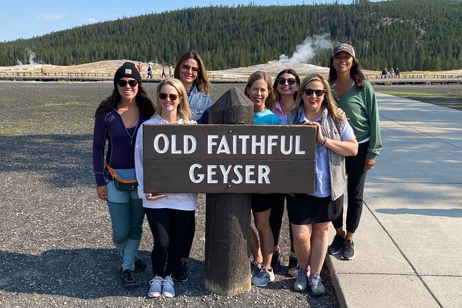 Yellowstone Lower Loop Tour | Wildlife & Hot Springs | PRIVATE - Why this private Yellowstone Lower Loop tour works